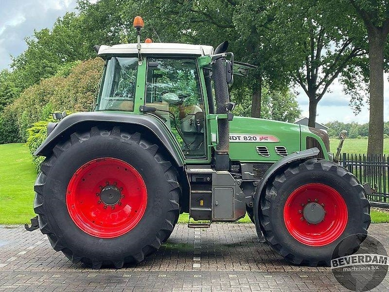 Tractor Fendt 820 Vario TMS
