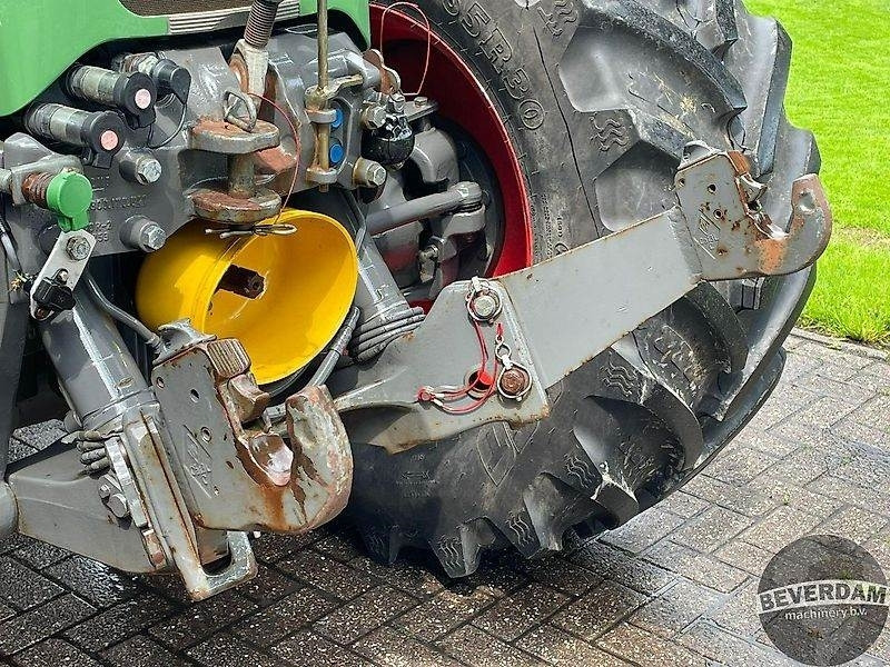 Tractor Fendt 820 Vario TMS