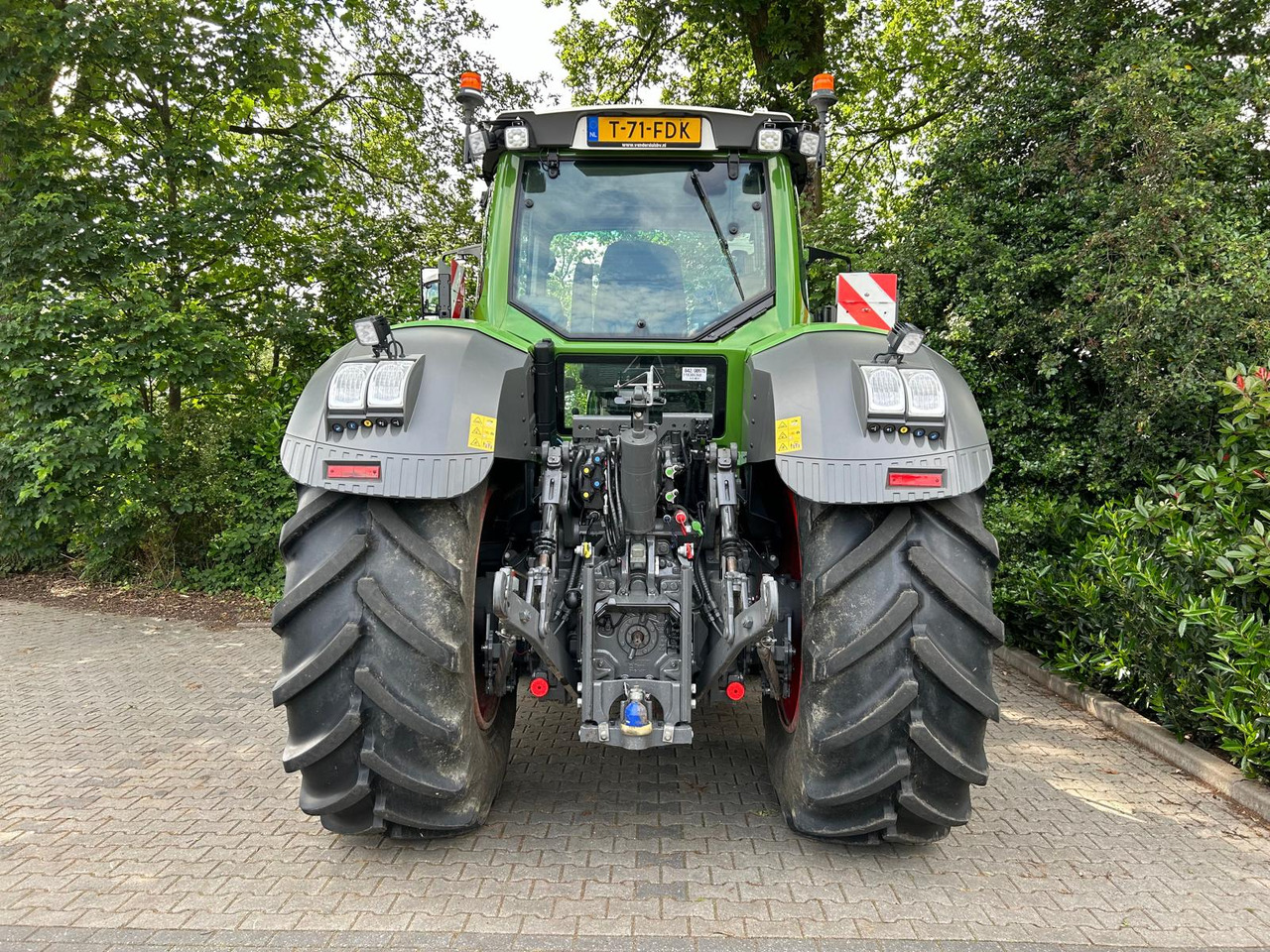 Tractor Fendt 828 Vario S4 ProfiPlus
