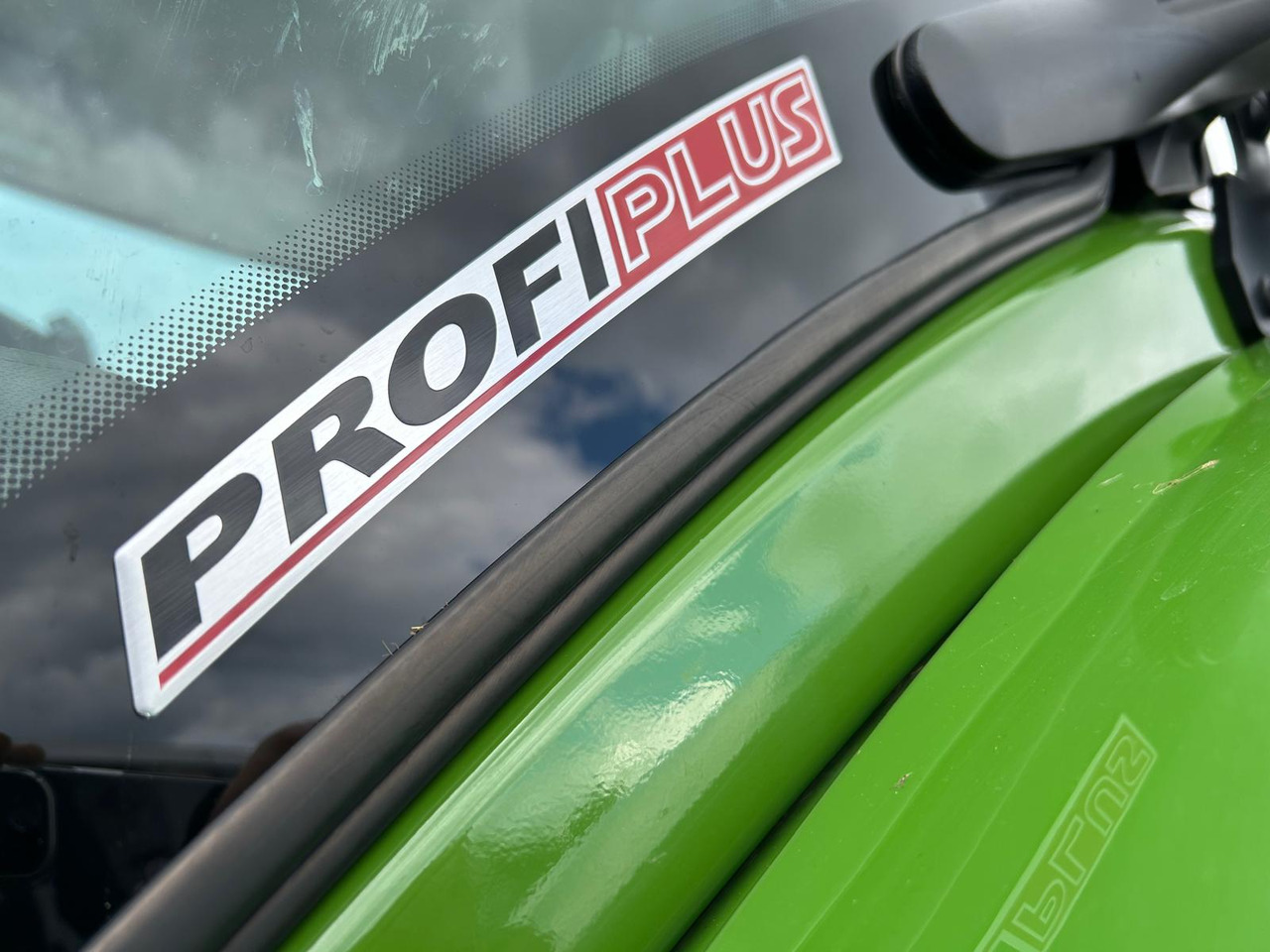 Tractor Fendt 828 Vario S4 ProfiPlus