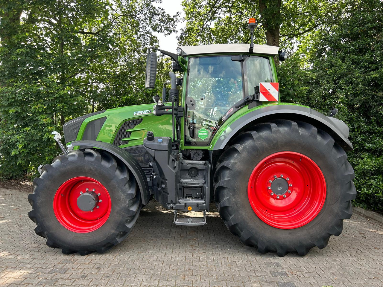 Tractor Fendt 828 Vario S4 ProfiPlus
