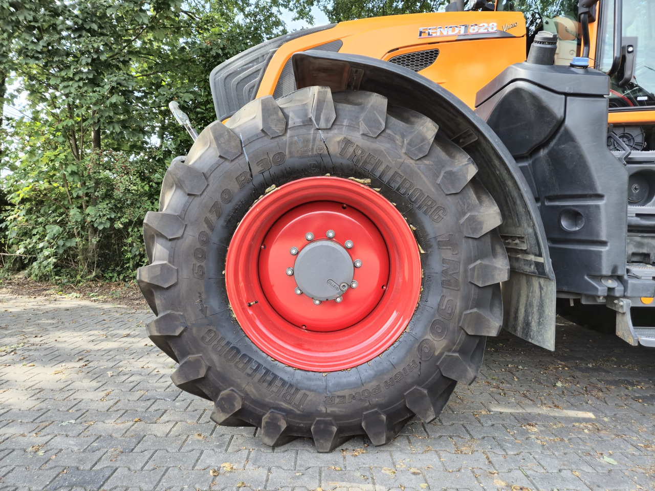 Tractor Fendt 828 Vario S4 ProfiPlus