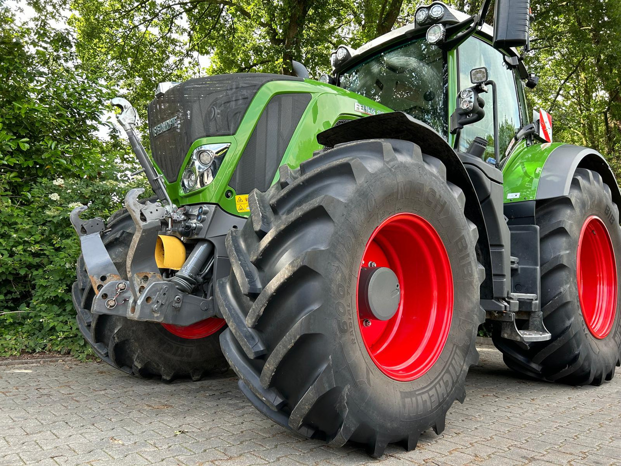Tractor Fendt 828 Vario S4 ProfiPlus