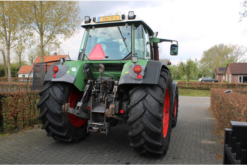 Tractor Fendt FAVORIT 711 VARIO 711 Vario met fronthef en frontaftakas