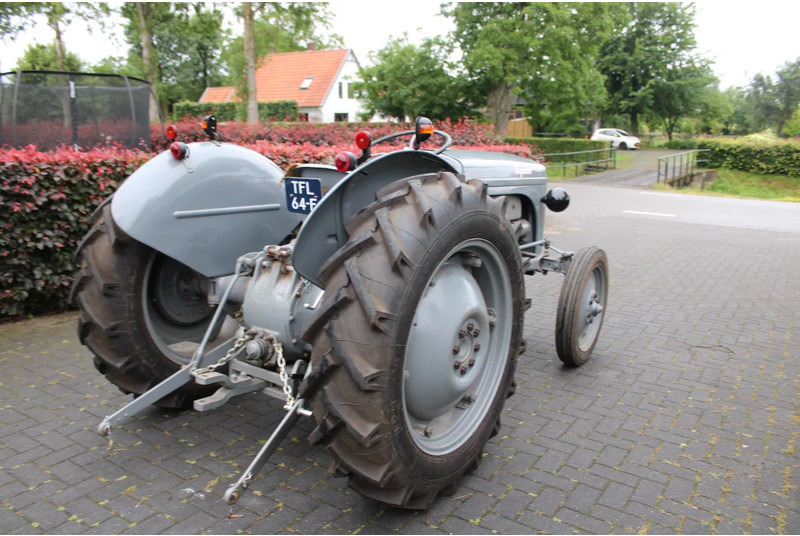Tractor Ferguson TED