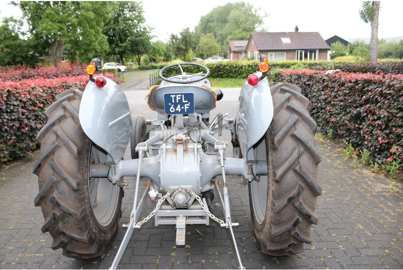 Tractor Ferguson TED