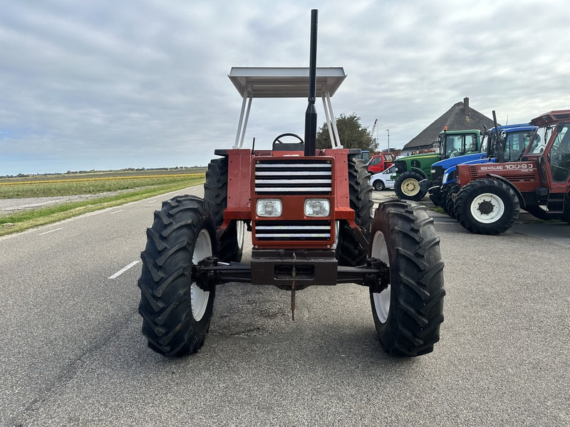 Tractor Fiat 100-90 DT