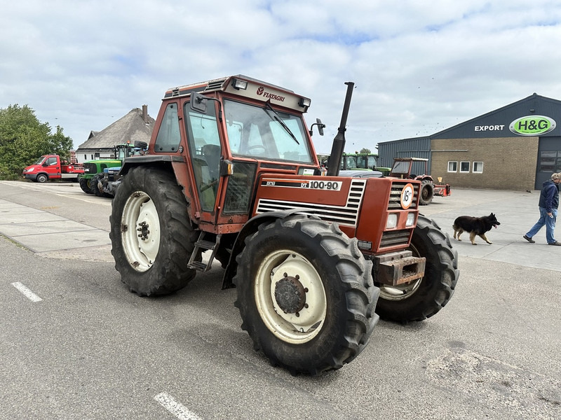 Tractor Fiat 100-90 DT