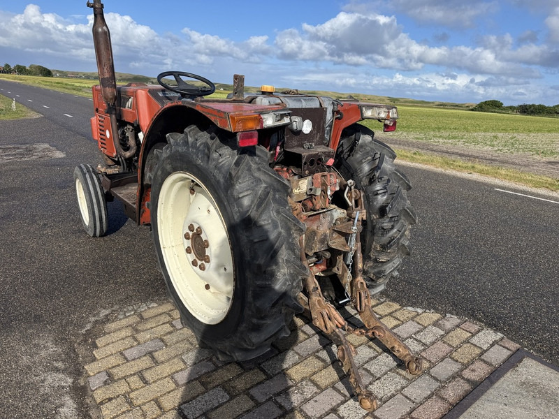 Tractor Fiat 570