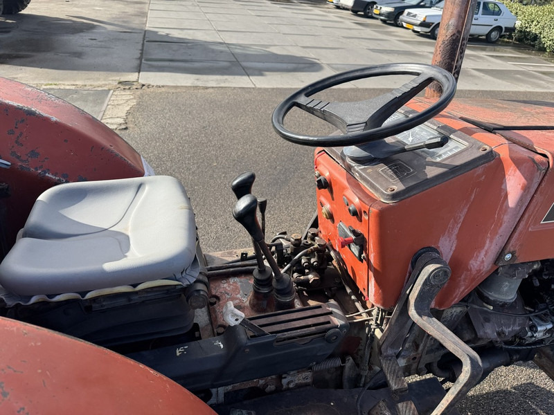 Tractor Fiat 570