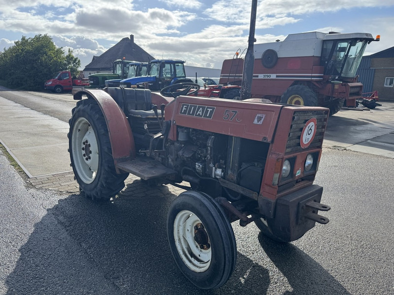 Tractor Fiat 570
