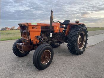 Tractor Fiat 640