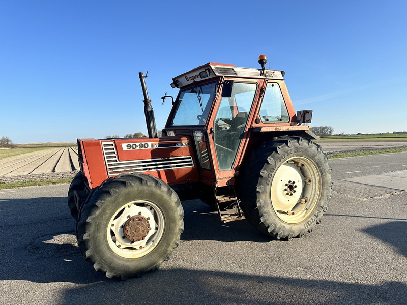 Tractor Fiat 90-90 DT