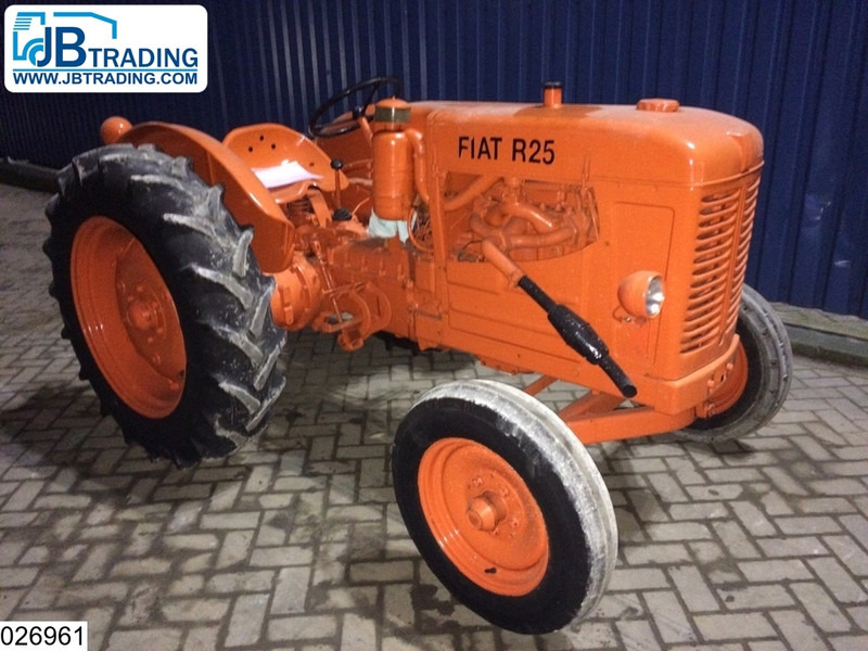 Tractor Fiat R25 2WD
