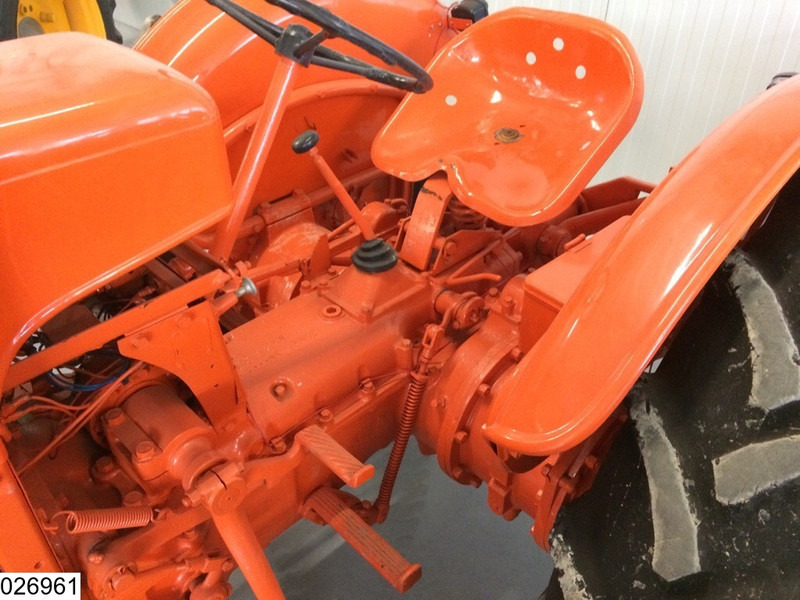 Tractor Fiat R25 2WD