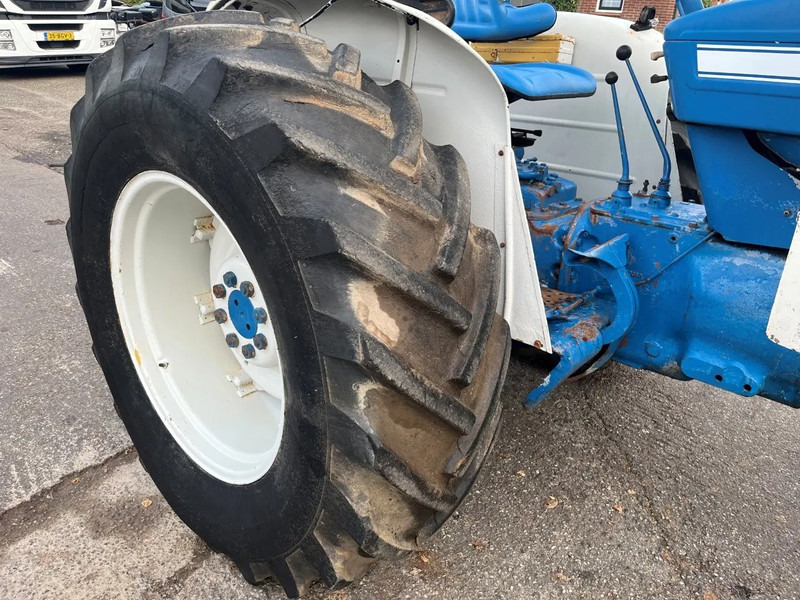 Tractor Ford 5000 5000 2WD Agricultural Tractor