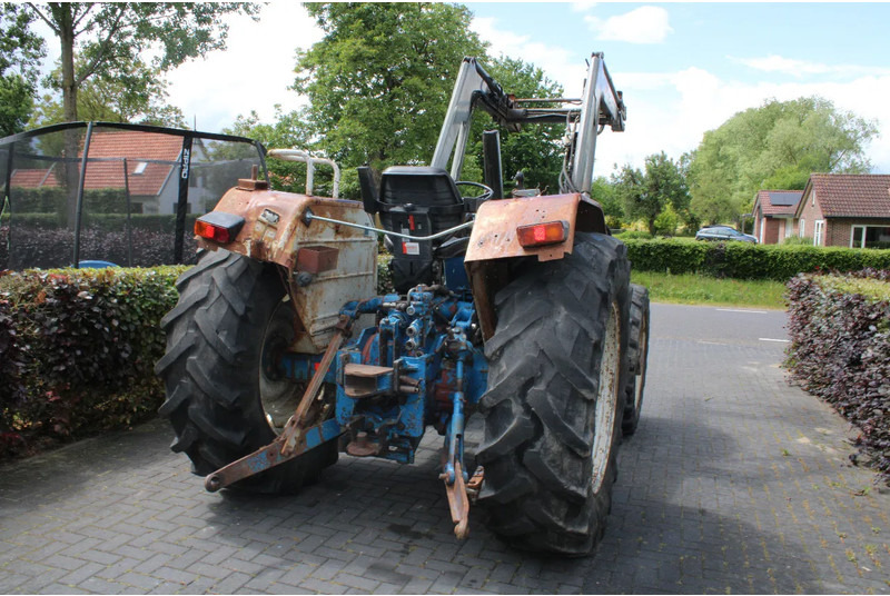 Tractor Ford 5610 met voorlader