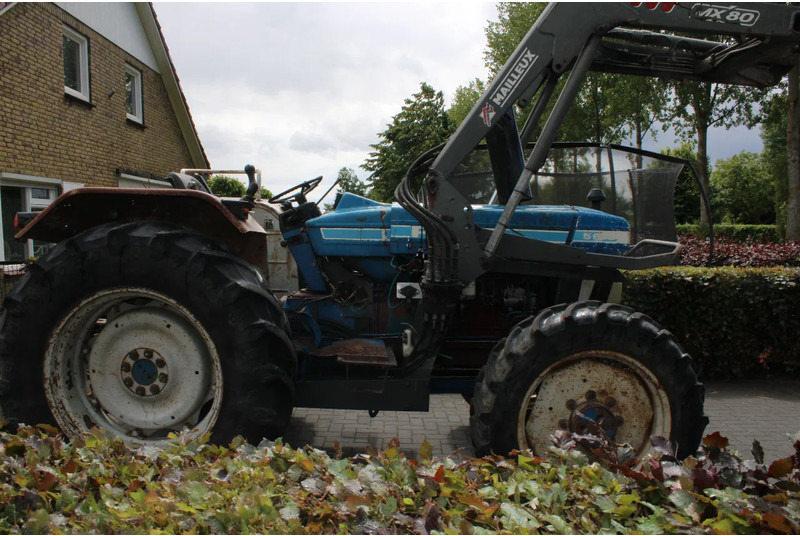 Tractor Ford 5610 met voorlader