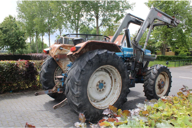 Tractor Ford 5610 met voorlader