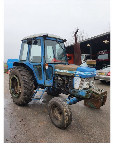 Tractor Ford 6610