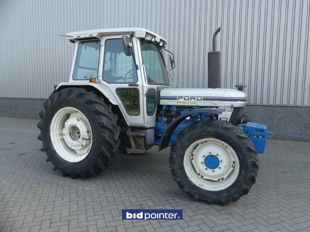 Tractor Ford 7810 Silver Jubilee