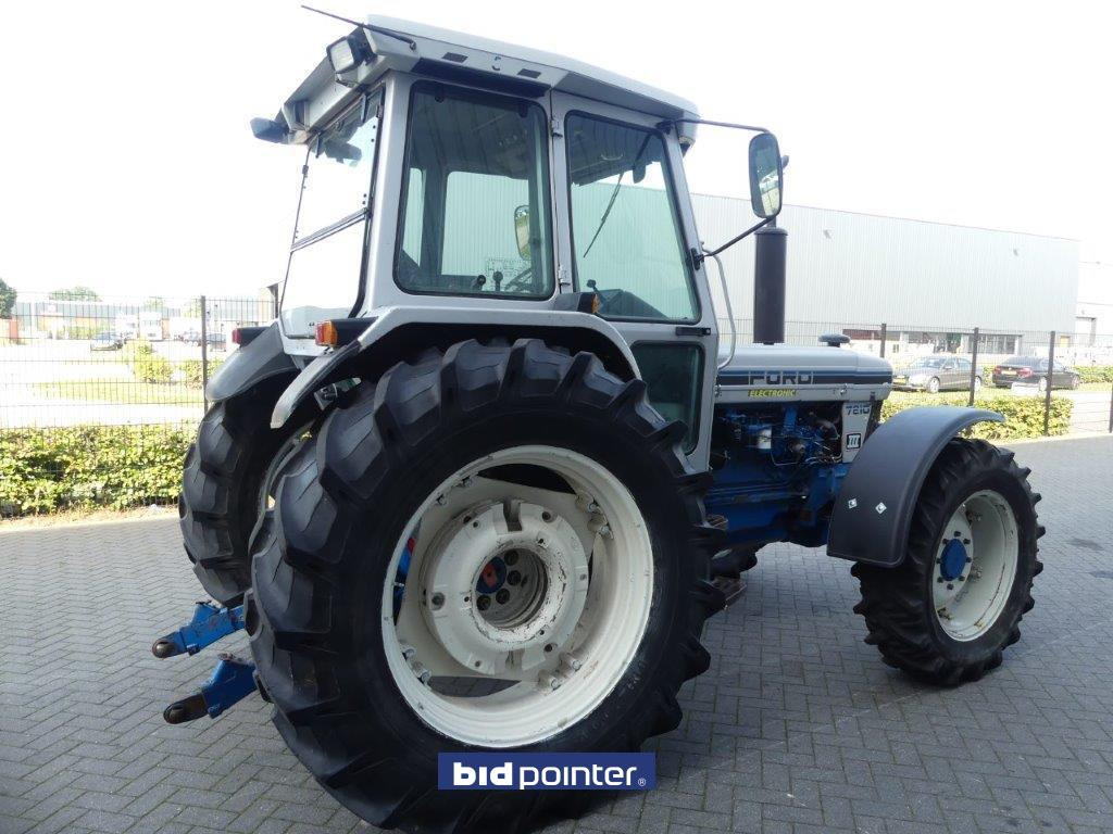 Tractor Ford 7810 Silver Jubilee