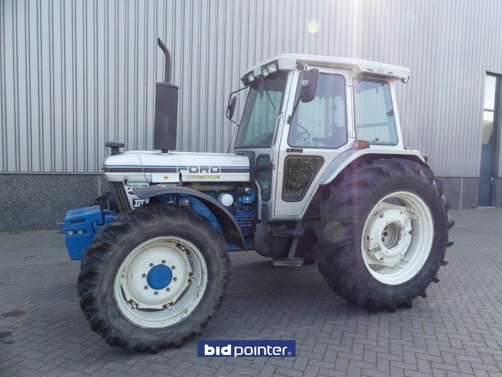 Tractor Ford 7810 Silver Jubilee