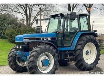 Tractor Ford 8240 