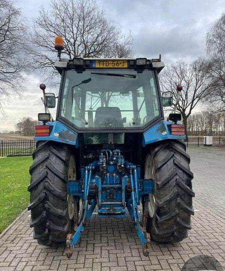 Tractor Ford 8240