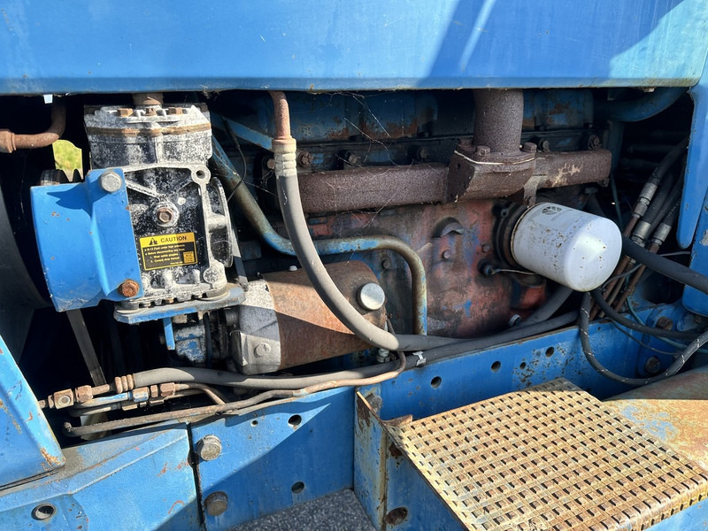 Tractor Ford 8700