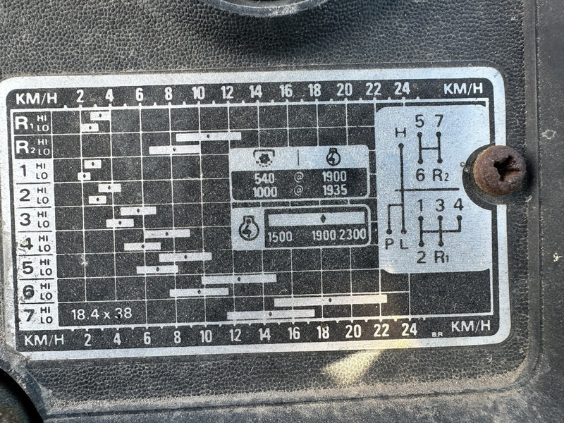 Tractor Ford 8700