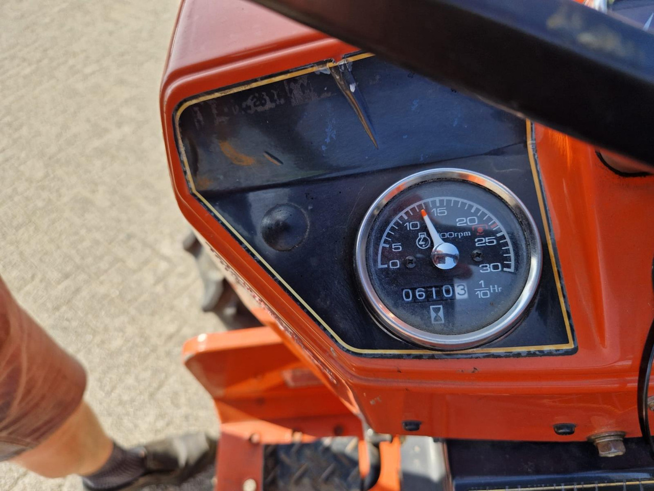 Tractor Hinomoto C174 Minitractor met Grondfrees
