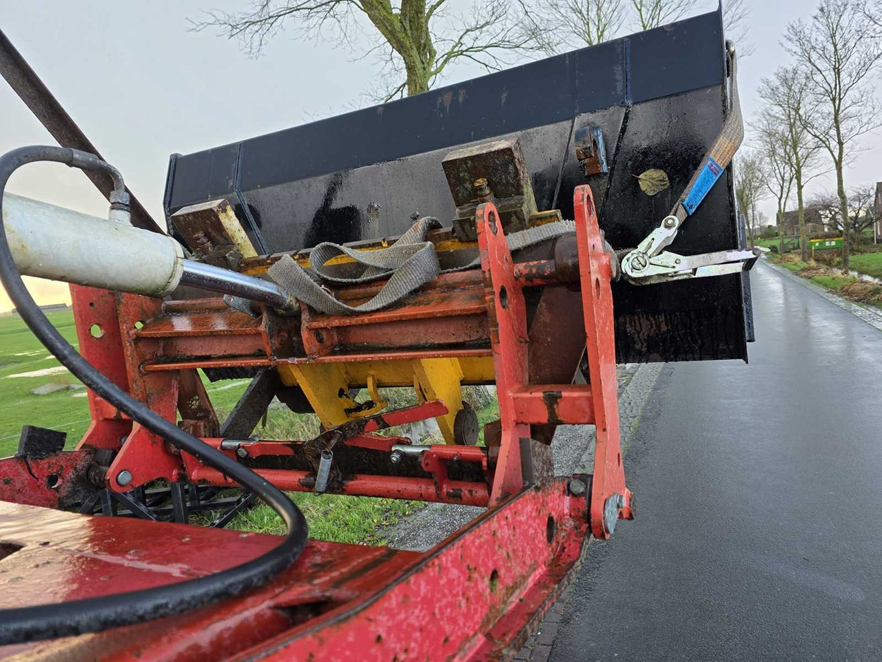 Tractor INTERNATIONAL 844-S ALL-WHEEL DRIVE FARM TRACTOR
