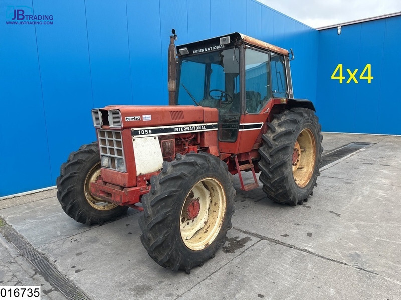 Tractor International 1055 4x4, 75 KW, Manual
