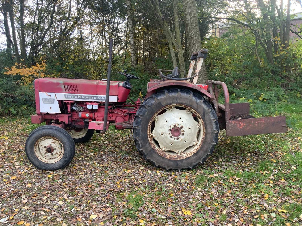 Tractor International 383