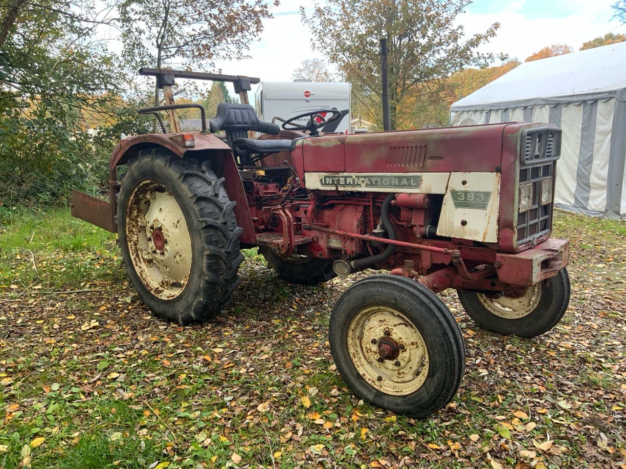 Tractor International 383