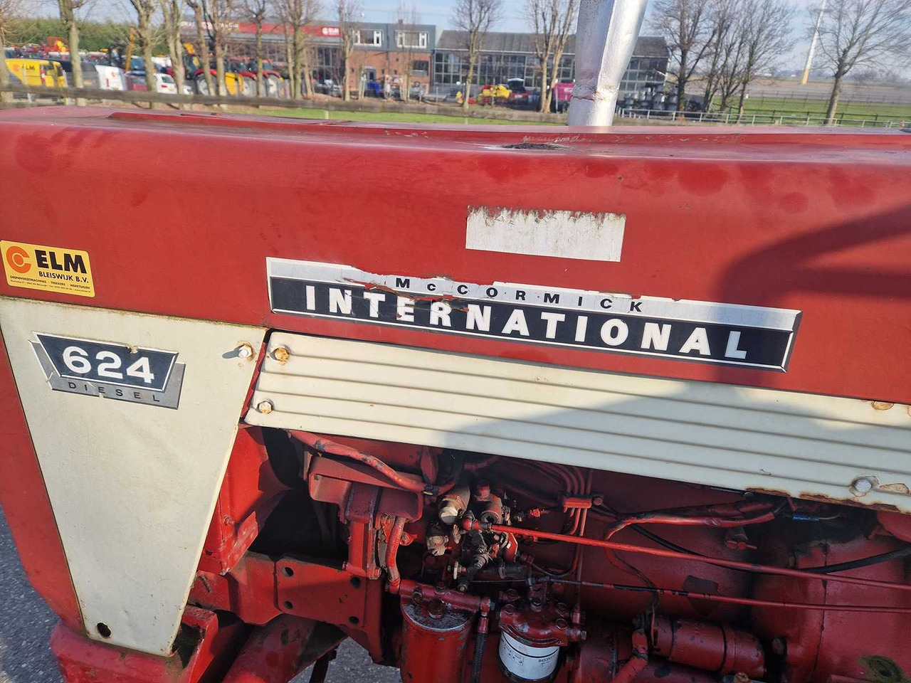 Tractor International 624