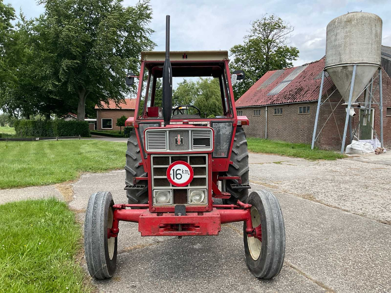Tractor International 844-S