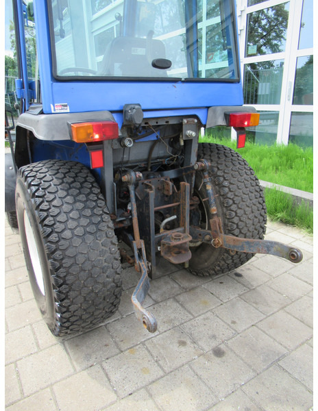 Tractor Iseki TF321H 4x4 + Cabine + Voorlader + Fronthef