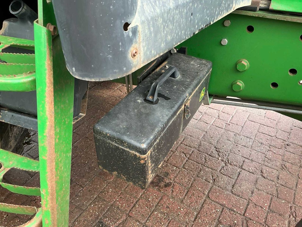 Tractor JOHN DEERE 6830 ALL-WHEEL DRIVE FARM TRACTOR