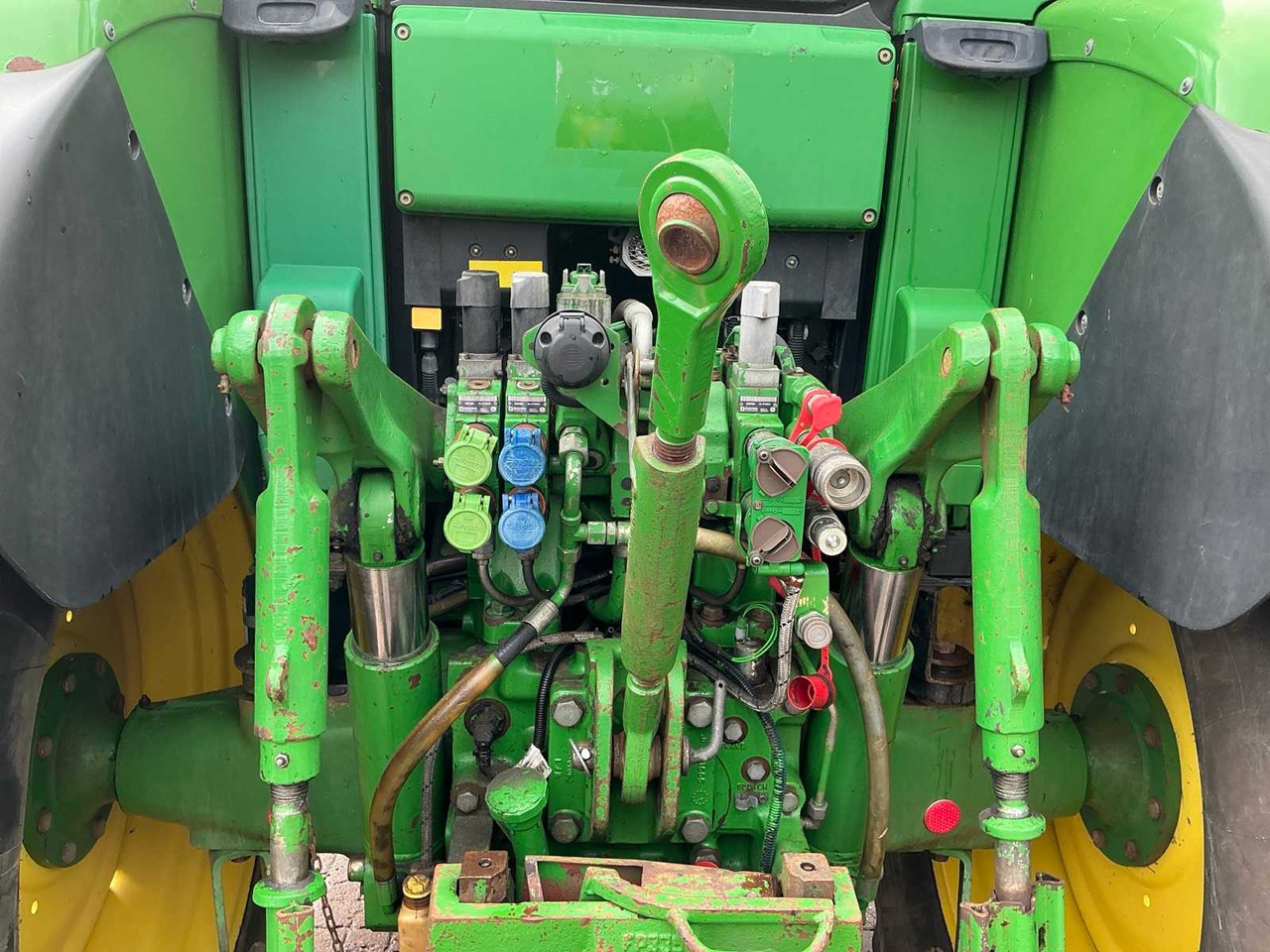 Tractor JOHN DEERE 6830 ALL-WHEEL DRIVE FARM TRACTOR