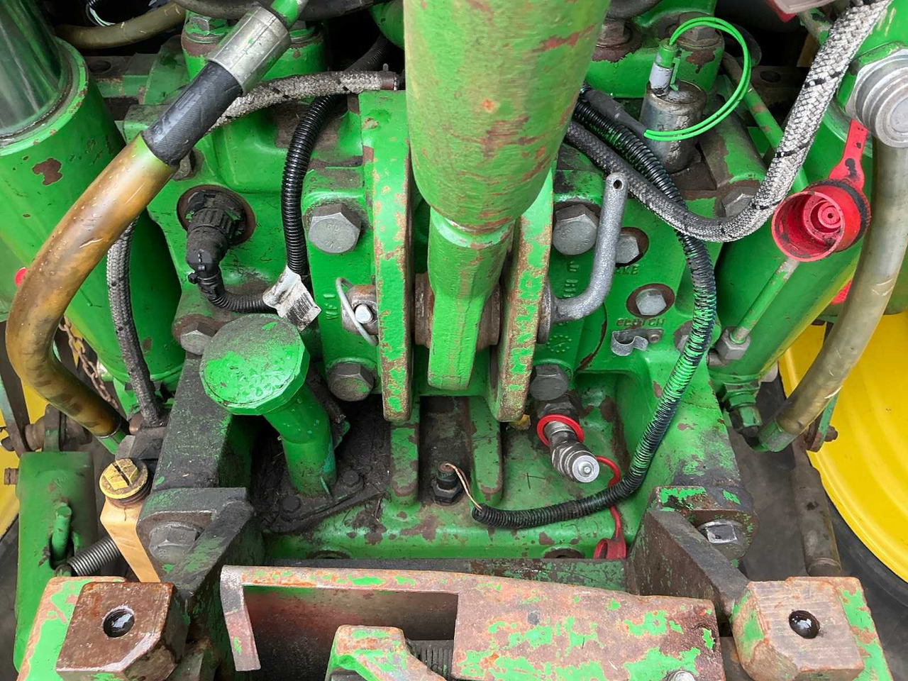 Tractor JOHN DEERE 6830 ALL-WHEEL DRIVE FARM TRACTOR