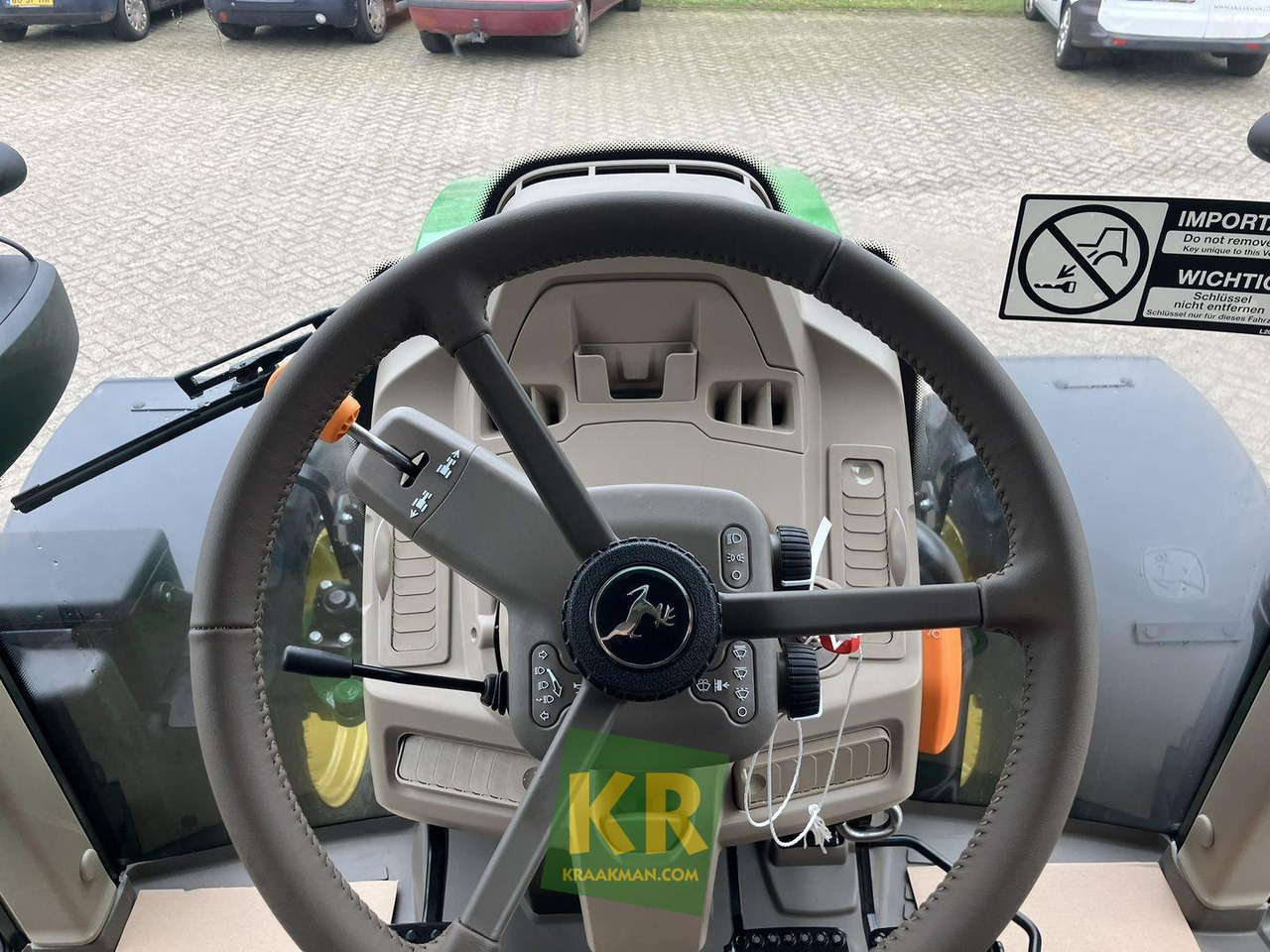 Tractor John Deere 6090M