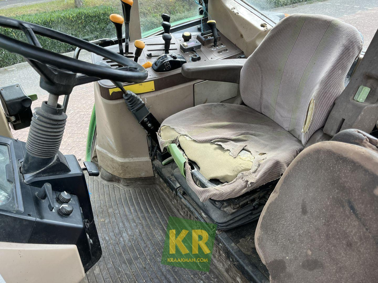 Tractor John Deere 6110