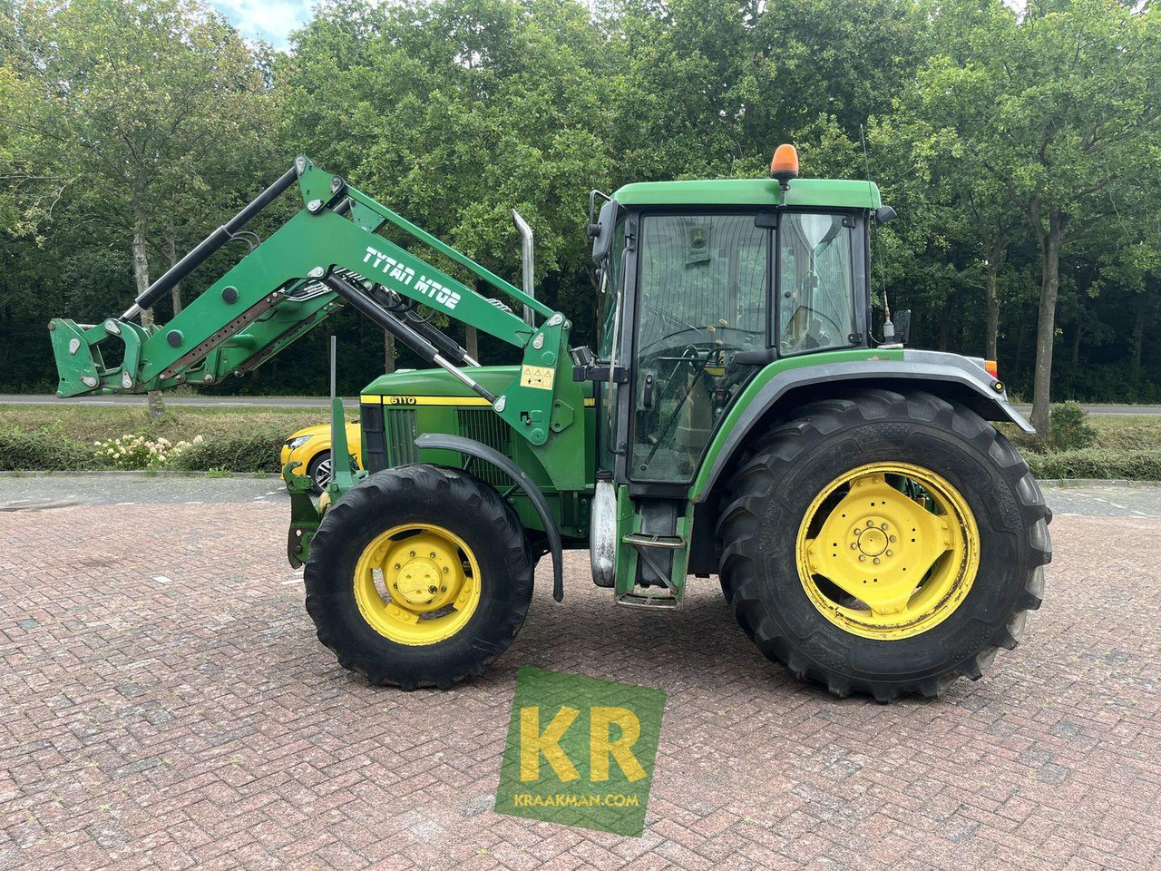 Tractor John Deere 6110