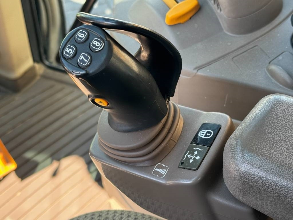 Tractor John Deere 6110M, 2021, Auto Power, 623R frontloader!!