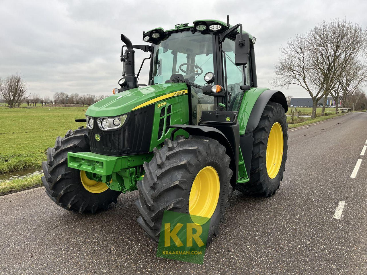 Tractor John Deere 6120M