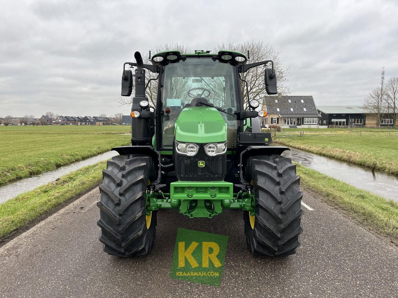 Tractor John Deere 6120M