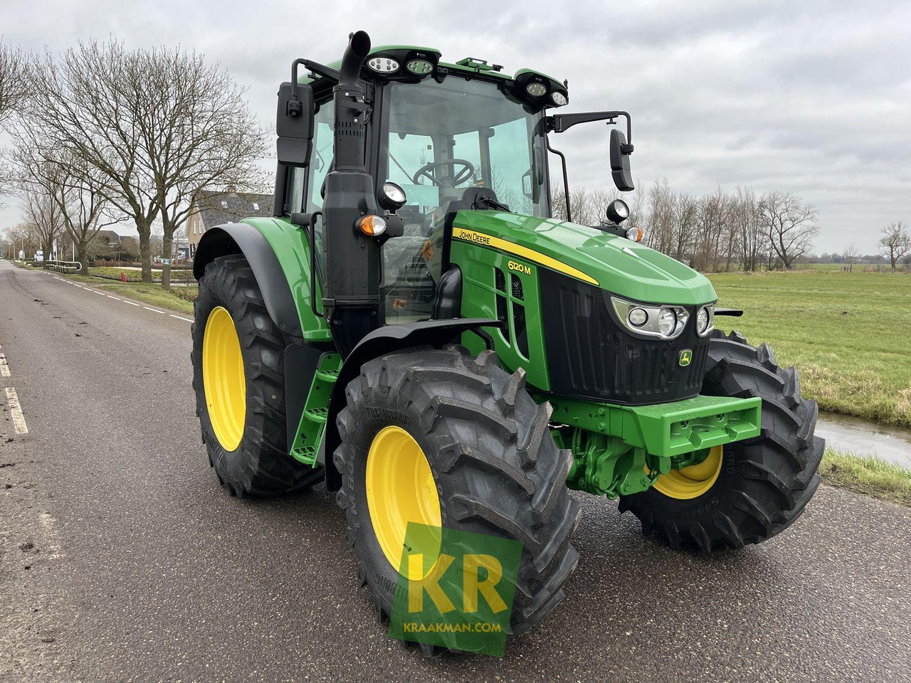 Tractor John Deere 6120M
