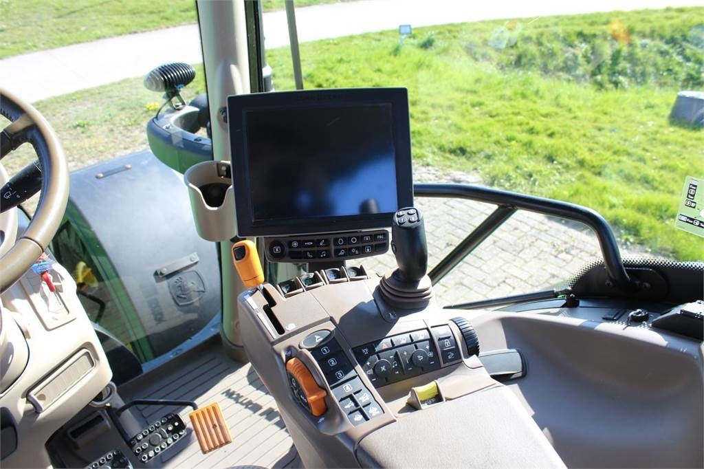 Tractor John Deere 6130R